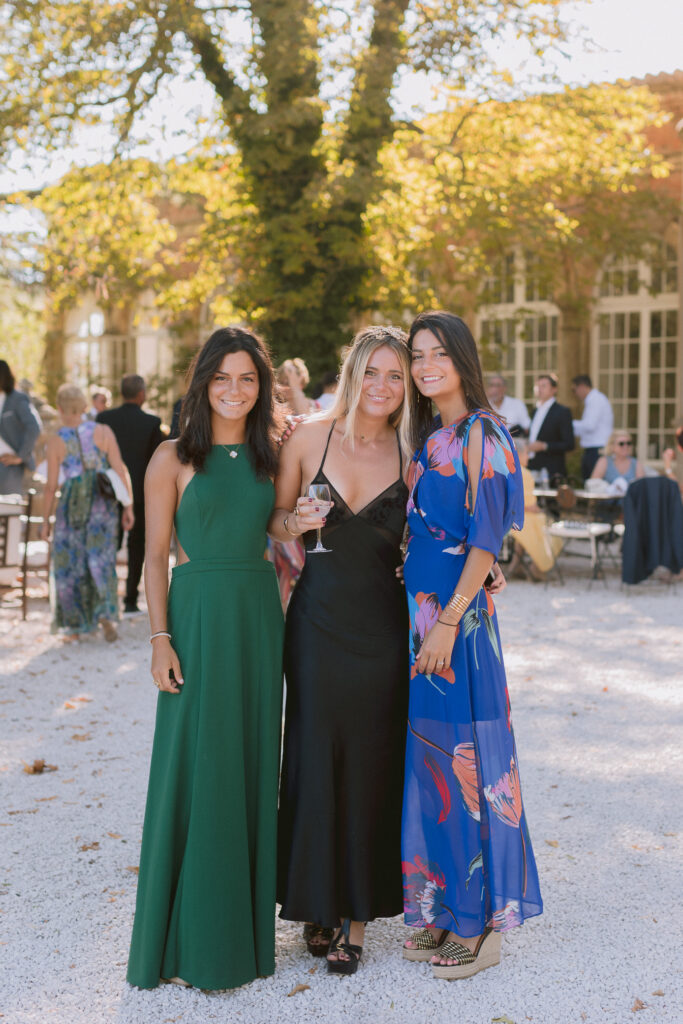 photo de filles pendant le cocktail